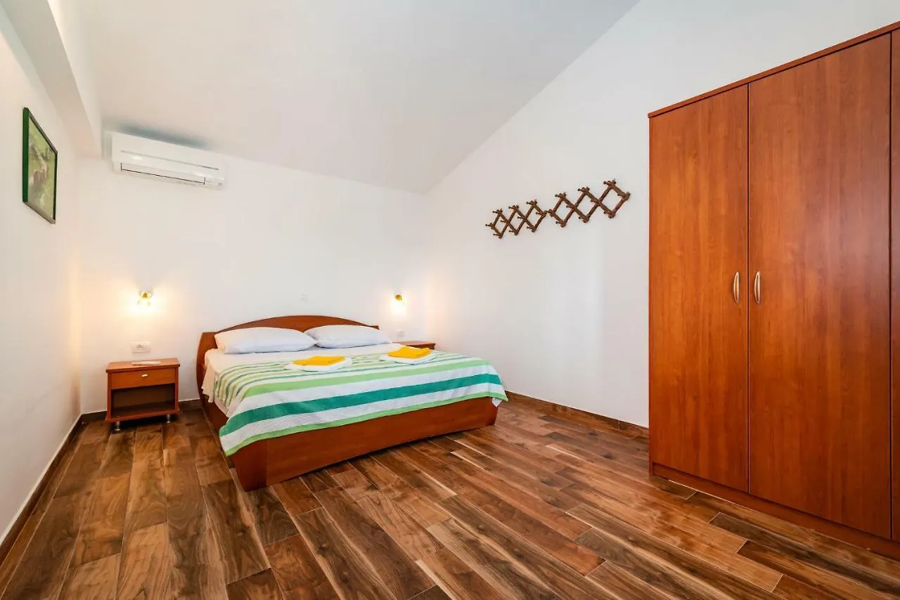 Apartment Adam Starigrad Paklenica Croatia