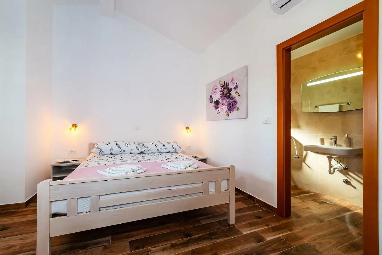 Apartment Adam Starigrad Paklenica Croatia